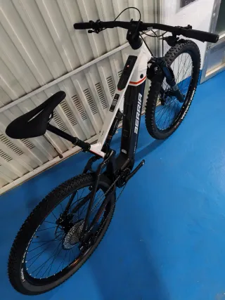 BERRIA STRATOS HPR XT Talla M Eléctrica 38 km !!!!