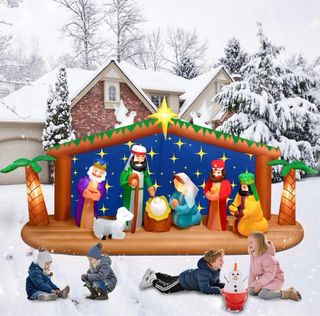 Natale gonfiabile con presepe e Re Magi