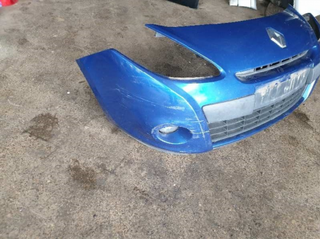 PARAGOLPES DELANTERO RENAULT CLIO III