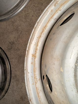 5 Llantas Iveco Daily 4x4 hierro + 2 Neumáticos