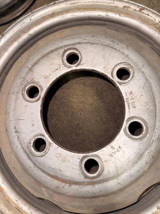 5 Llantas Iveco Daily 4x4 hierro + 2 Neumáticos