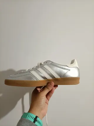 T46 Adidas Gazelle Plateadas