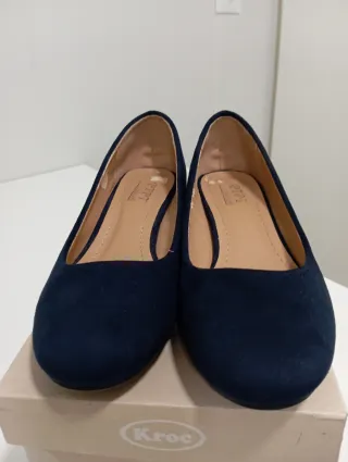 Zapatos de tacón azul marino con perlas. T.37