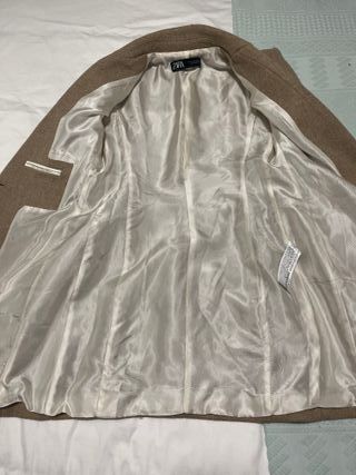 Abrigo Zara Lana Beige con Hombreras