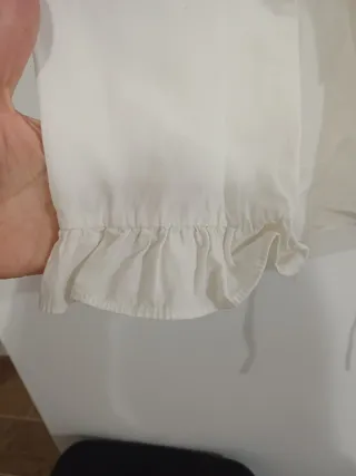 Blusa blanca escote acordonado