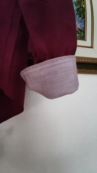 Camisa chico morado.