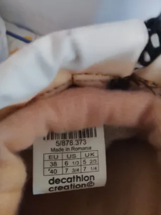 Botas de nieve beige y negras