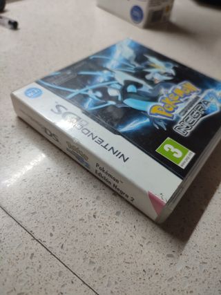 Caja Pokémon Negro 2
