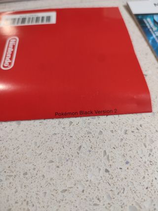 Caja Pokémon Negro 2