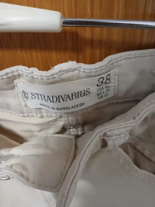 Vaqueros Stradivarius Talla 38 Beige