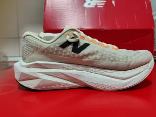 Zapatillas New Balance Supercomp Trainer Beige/Nar