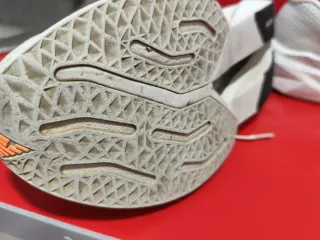 Zapatillas New Balance Supercomp Trainer Beige/Nar