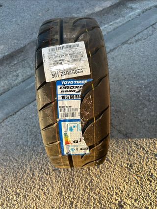 Se venden 2 Toyo Proxes R888R 185/60 R14 82V TL