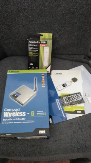 Router Linksys y 2 Adaptadores USB Wireless