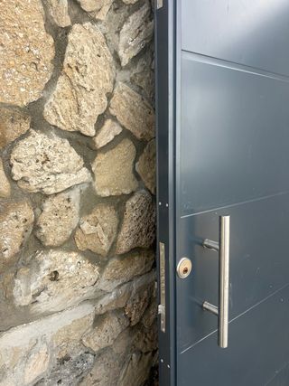 Puerta blindada moderna 2,05 alto y 83 de ancho