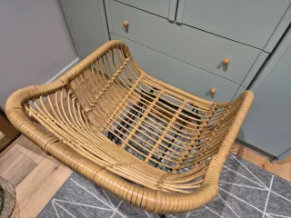 Silla de mimbre y acero negro