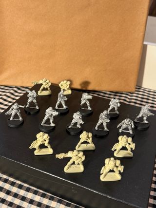 17 Figuras Warhammer Metal