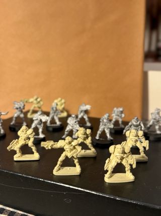 17 Figuras Warhammer Metal