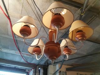 Lámpara colgante beige y naranja