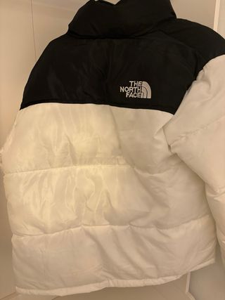 Chaqueta The North Face Blanca y Negra