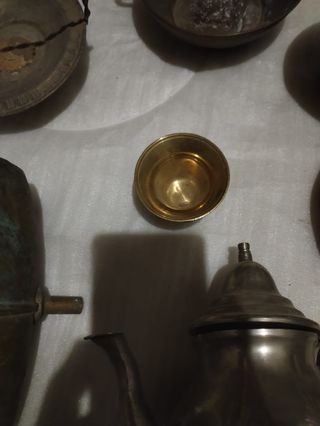 Lote cobre y latón: tetera, cazo, cuenco