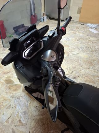 Yamaha Xmax Tech