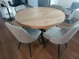 Mesa redonda de madera