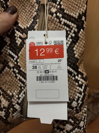 Botas tacón Stradivarius estampado de serpiente