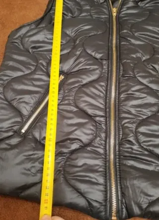 Chaleco acolchado con capucha, talla M/L