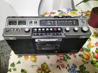 "RARO" Unisef TU 3000fss Radio cassette LEER