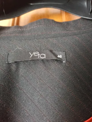 Chaqueta entallada Yera Negra