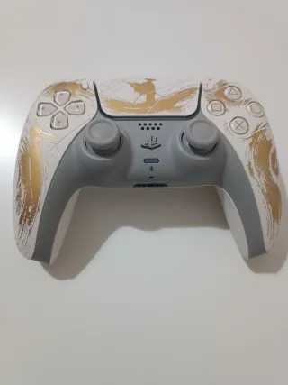 Mando PS5 Ghost of Yotey nuevo.