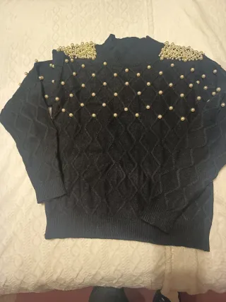 Jersey negro con perlas