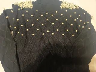 Jersey negro con perlas