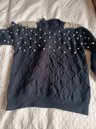 Jersey negro con perlas
