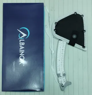 HERRAMIENTA DEPORTIVA HACHA THE PUNISHER CON FUNDA