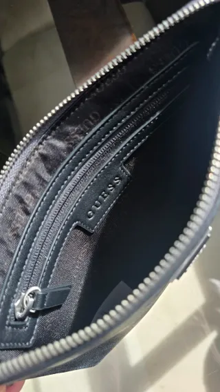 Guess Milano Smart Clutch Negro