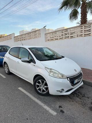Peugeot 208 2015