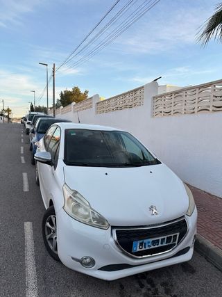 Peugeot 208 2015