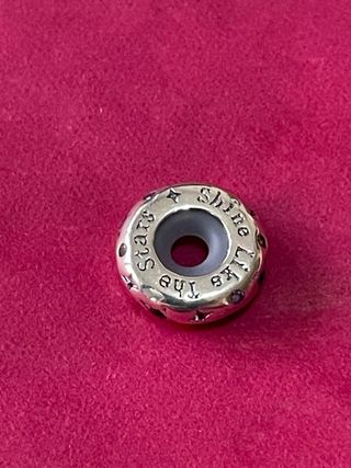 Charm Plata Estrellas Moradas