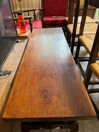 Mesa de madera y metal