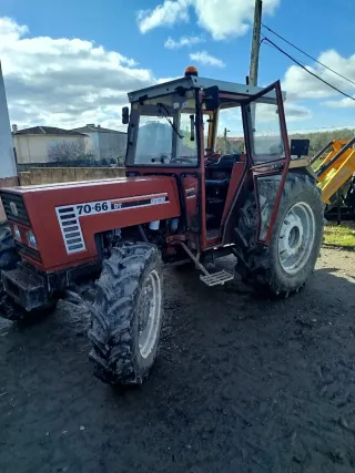 Tractor Fiat New Holland 70-66 DT