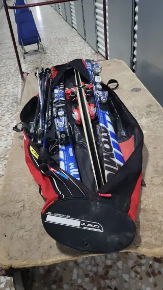 2 Pares de Esquís con Bastones y Bolsa
