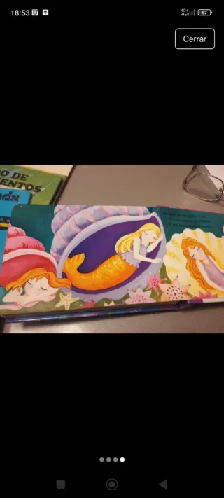 Libro sirenitas con acuario pequeño en el lomo