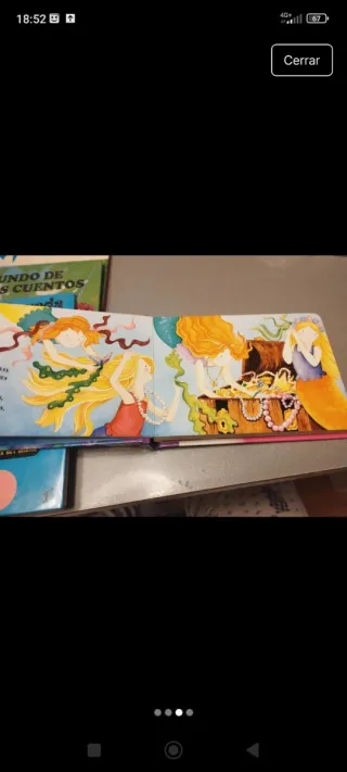 Libro sirenitas con acuario pequeño en el lomo