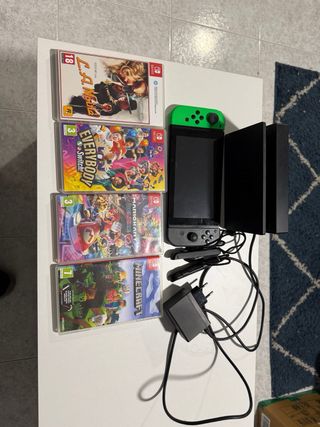 Nintendo Switch con 4 giochi