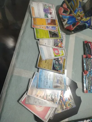 Caja metálica Pokémon Trading Card Game