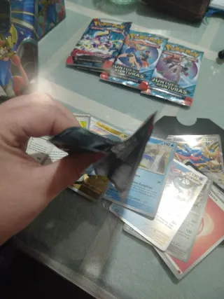 Caja metálica Pokémon Trading Card Game