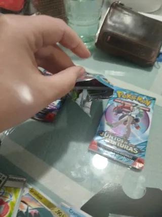 Caja metálica Pokémon Trading Card Game