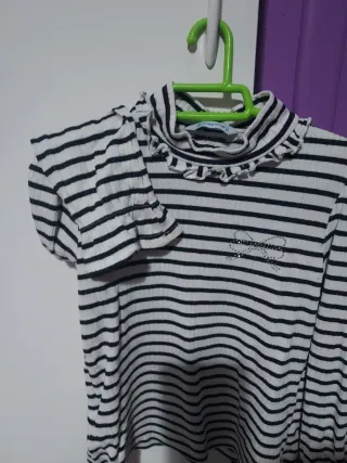 Camiseta 5 años rayas cuello alto volantesy brilla